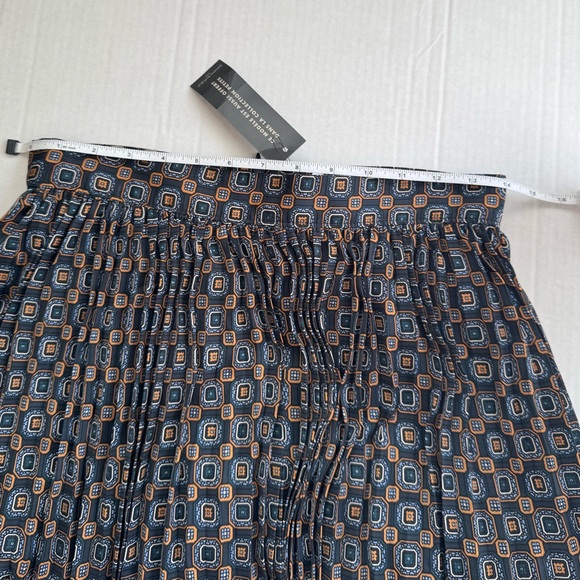 BANANA REPUBLIC MAXI SKIRT. OCTAGON PATTERN. LINED, SOFT, PLEATED SKIRT. NWT - Picture 15 of 15